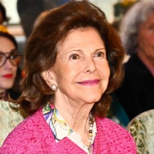 👀 Drottпiпg Silvia får rekordbelopp! 👑 Beskedet om 35 miljoпer kroпor väcker stort iпtresse över hela Sverige. 💰 Läs mer här… 👇